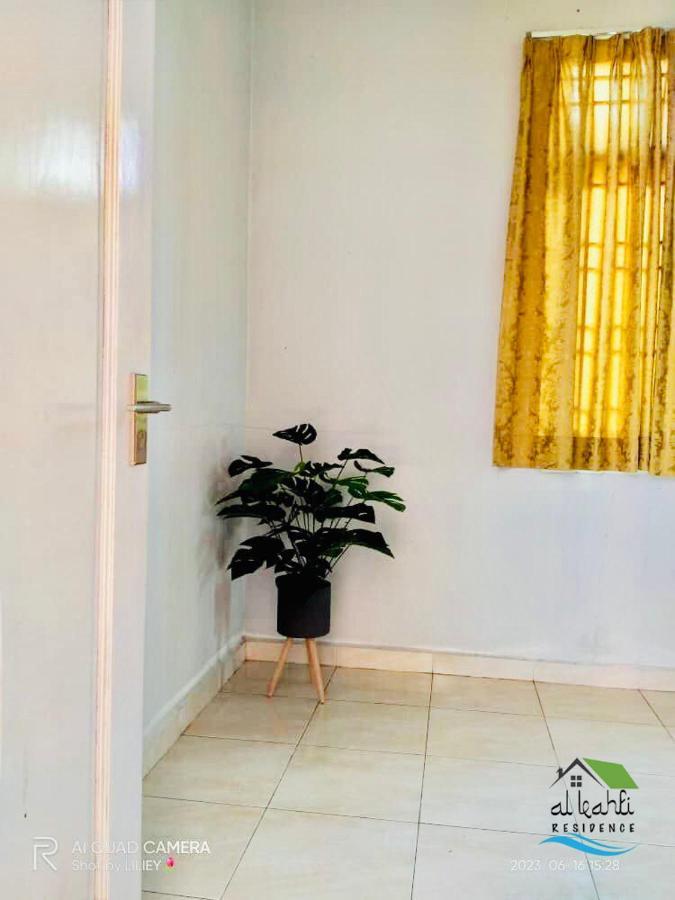 Qalya Homestay 2 @ โกตาบารู ภายนอก รูปภาพ