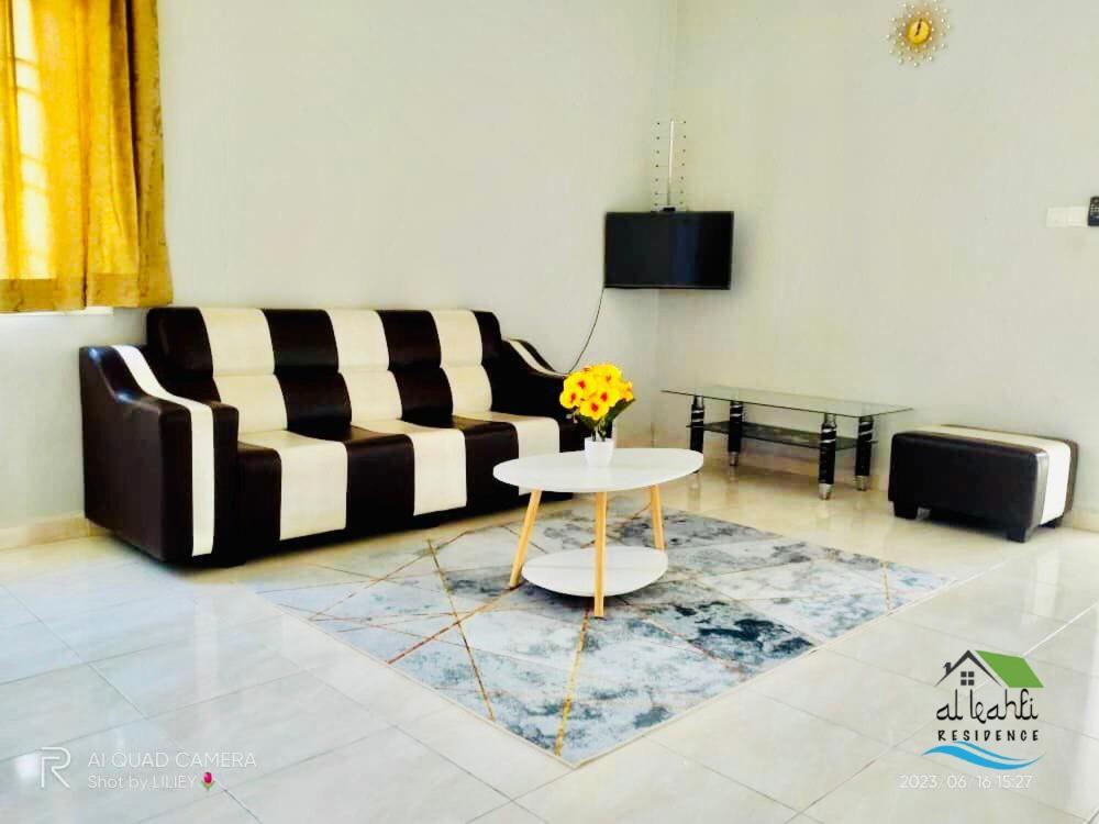 Qalya Homestay 2 @ โกตาบารู ภายนอก รูปภาพ
